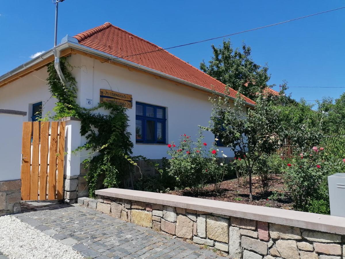 Csendülő Apartman *
